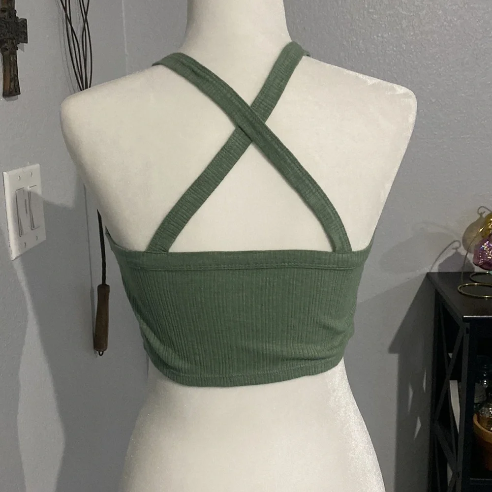 American Eagle. cropped tank top - Picture 6 of 7